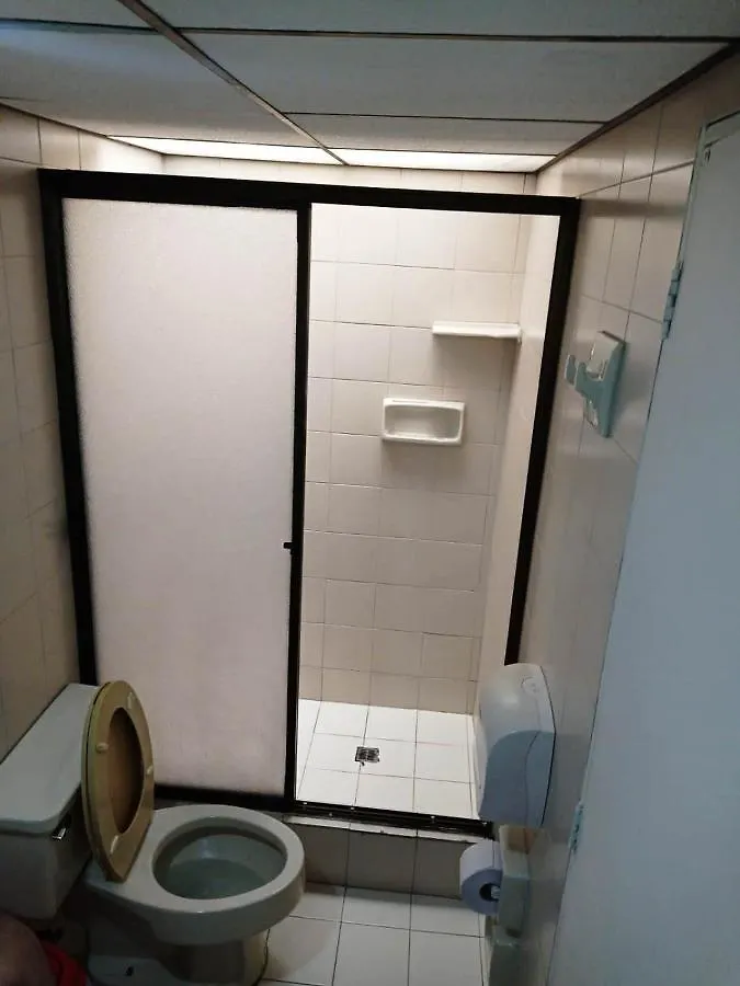 Yellow House Hostel Μεντεγίν