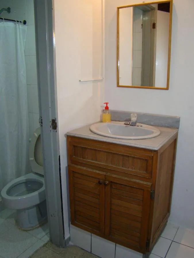 Yellow House Hostel Μεντεγίν
