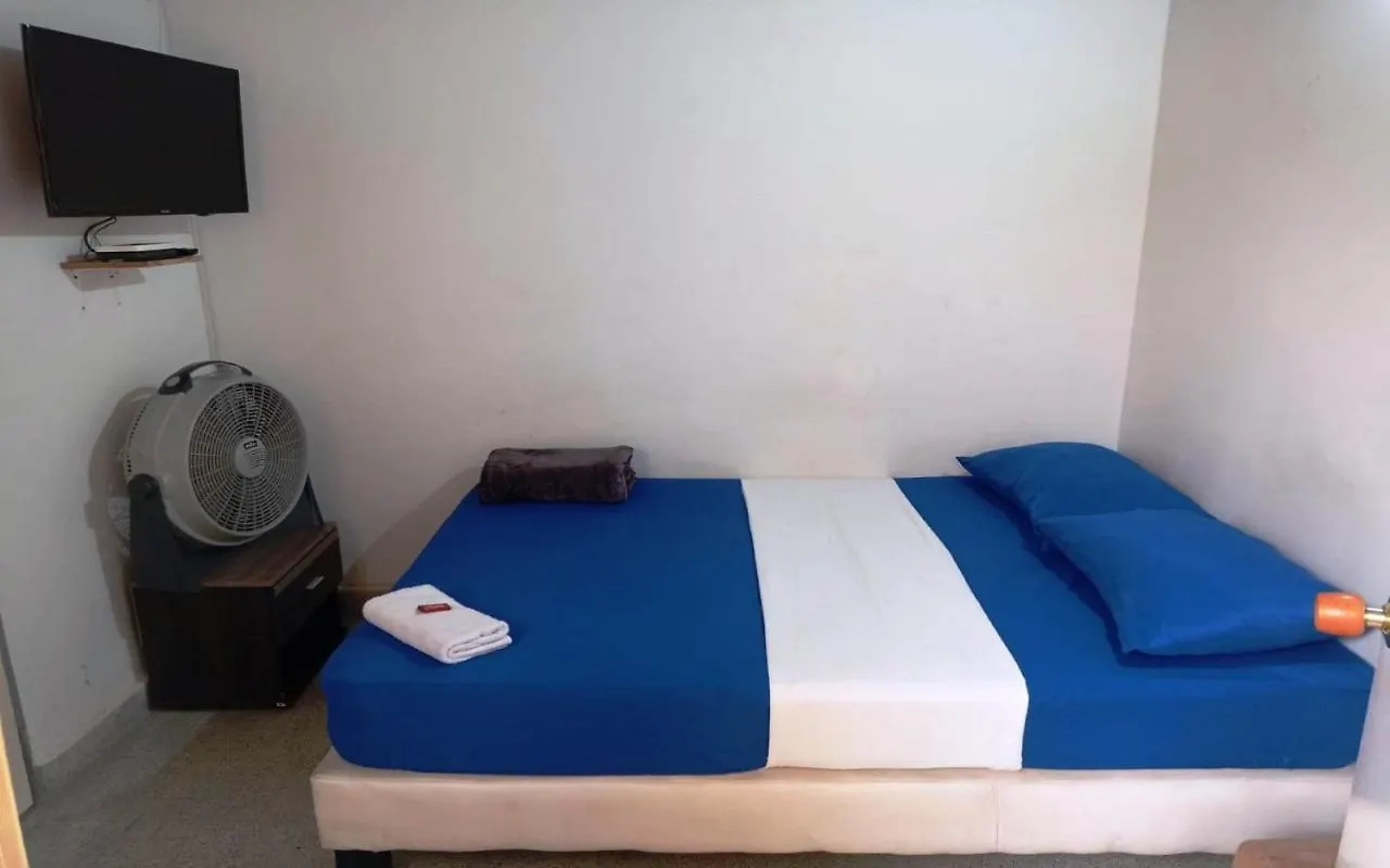 Yellow House Hostel Medellin