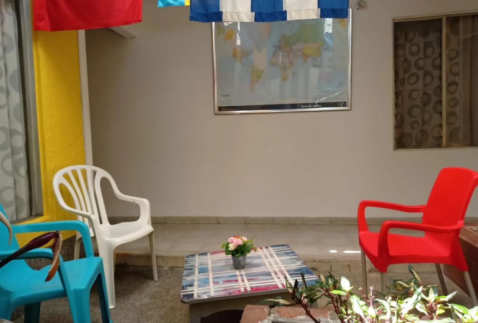 Yellow House Hostel Medellin