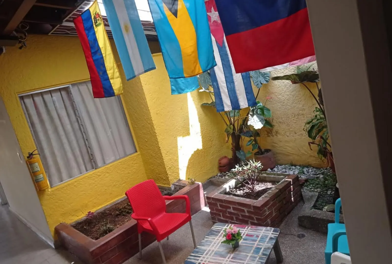 Yellow House Hostel Medellin 0*,  Colombia