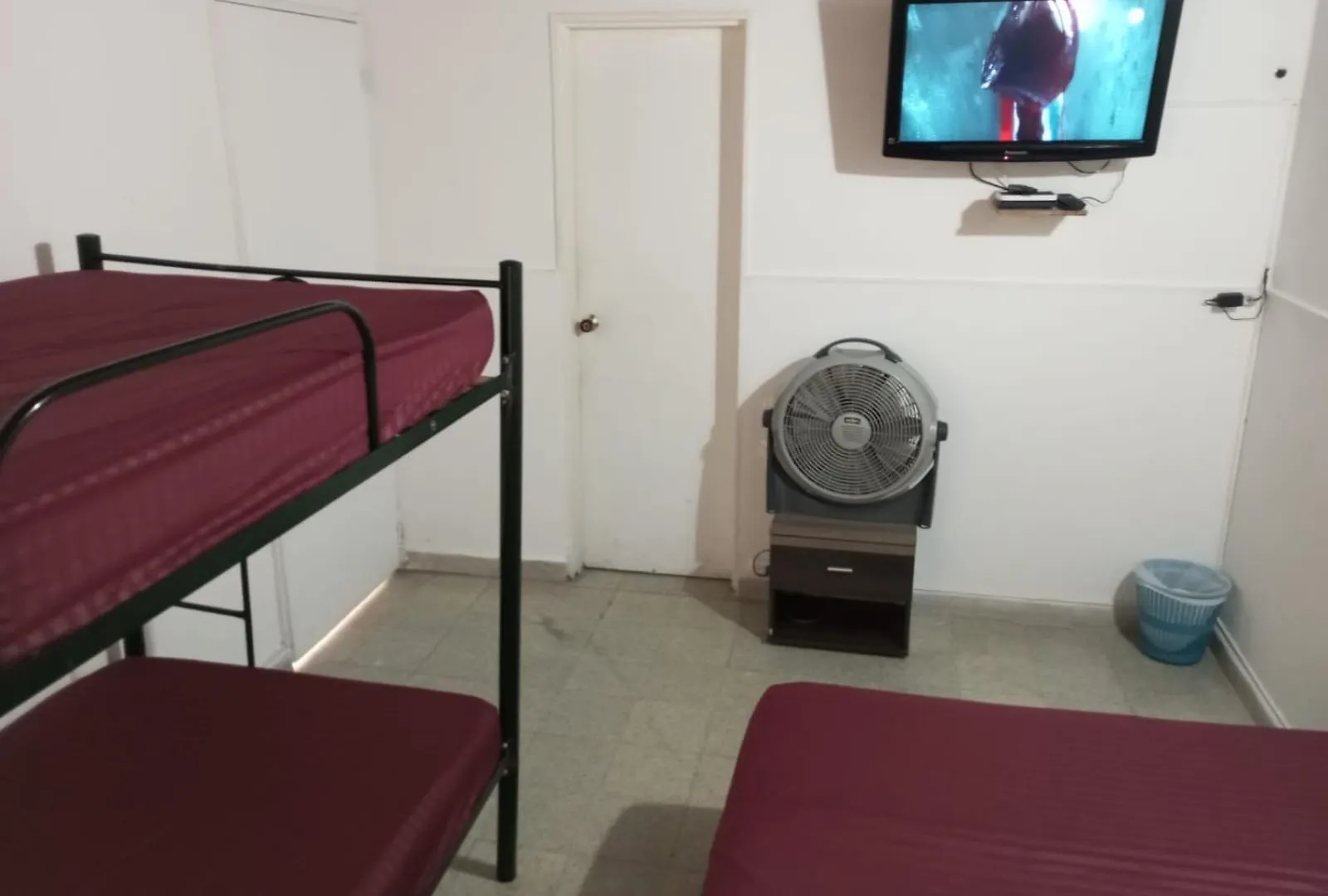 Yellow House Hostel Medellin