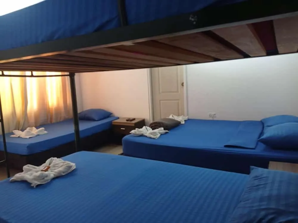 Yellow House Hostel Medellin