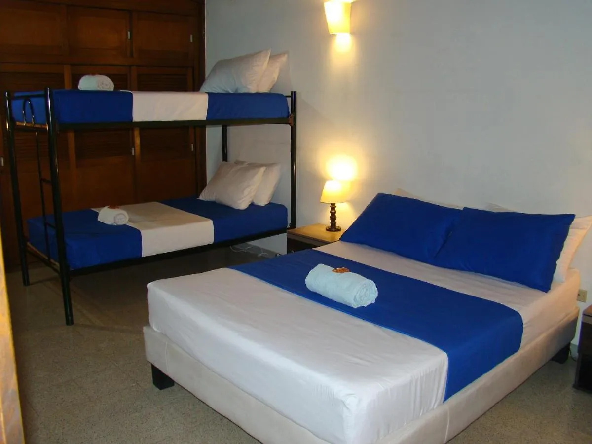 Yellow House Hostel Medellin