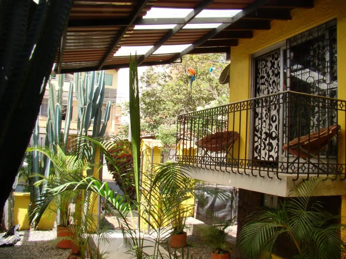 Yellow House Hostel Medellin